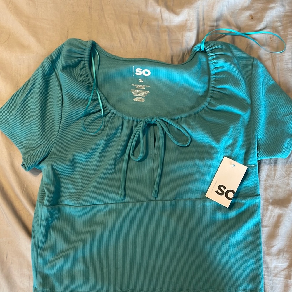 New with Tags! Cute top with Bow by So